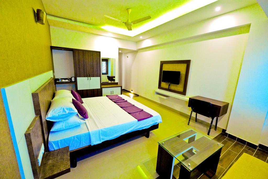 Qik Stay @ S.K. Continental Mysore Exterior foto