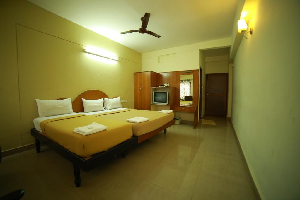 Qik Stay @ S.K. Continental Mysore Exterior foto