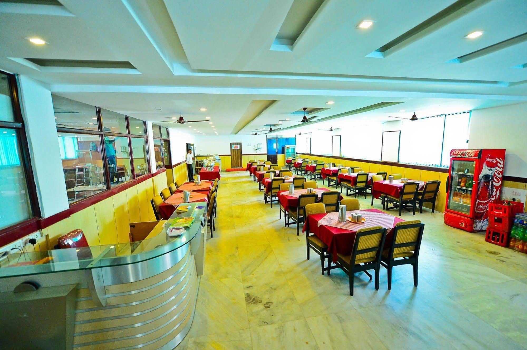 Qik Stay @ S.K. Continental Mysore Exterior foto